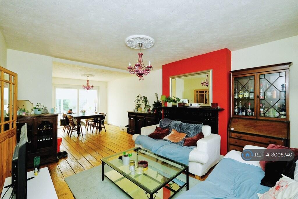 House in London - View 3