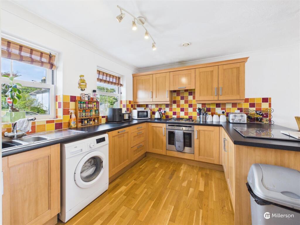 House in Hayle, Guildford - View 4