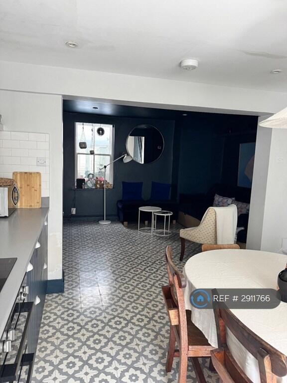 4 bedroom terraced house for rent