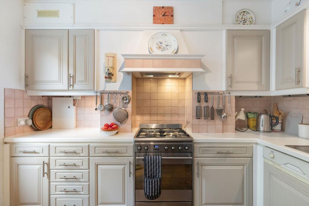 House in Richmond, Petersham - View 4
