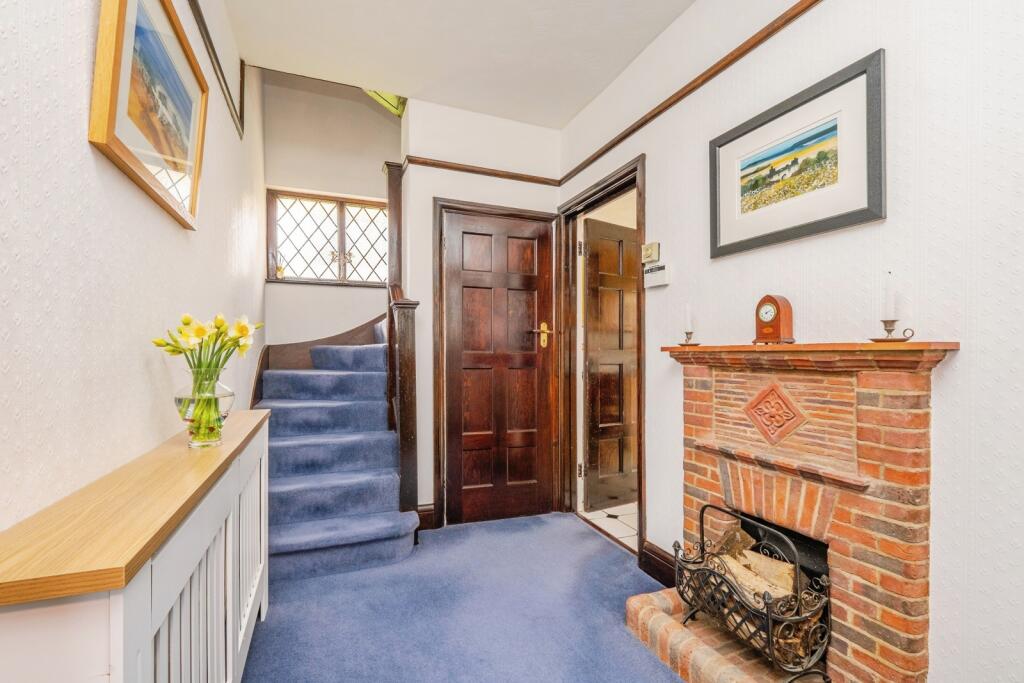 Kings Barn Lane, Steyning, West Sussex, BN44 photo 4