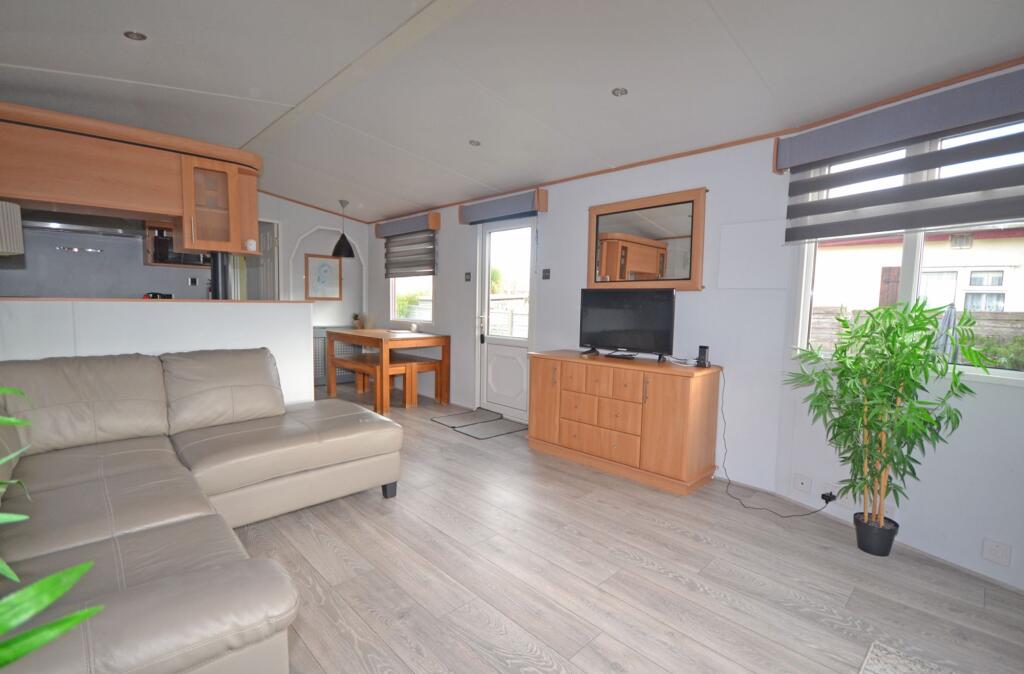 Montalan Crescent, Selsey, PO20 photo 4
