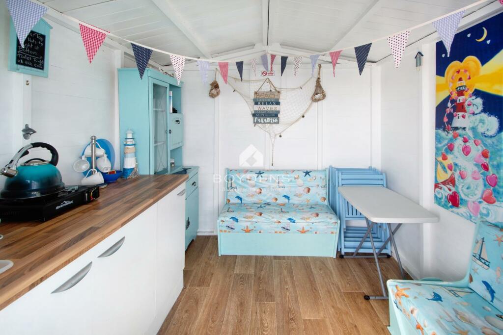 69a Connaught Avenue photo 4