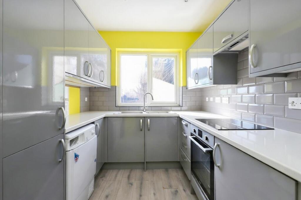 Bentinck Road, Yiewsley, West Drayton - View 3