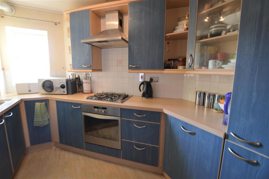 Apartment in Reading - View 5