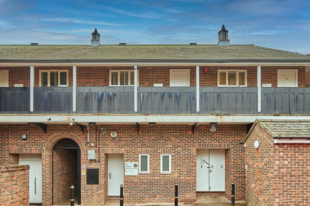 Apartment in East Hertfordshire, Hockerill, Bishop's Stortford - View 4