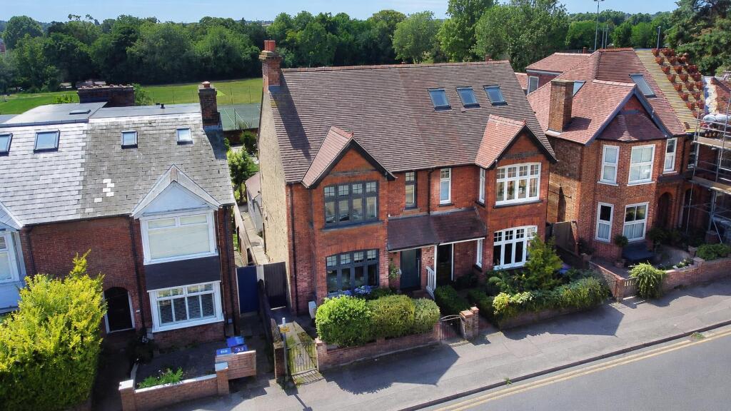 Main image of property: Fishponds Road, Hitchin