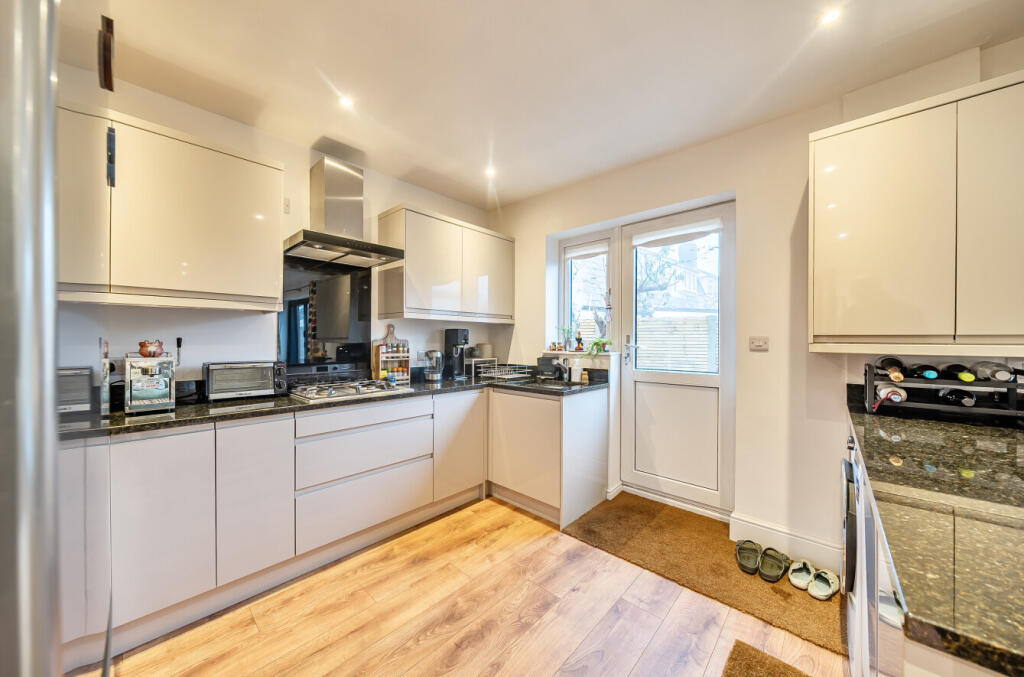 King George Avenue, Chapel Allerton, Leeds, LS7 photo 2