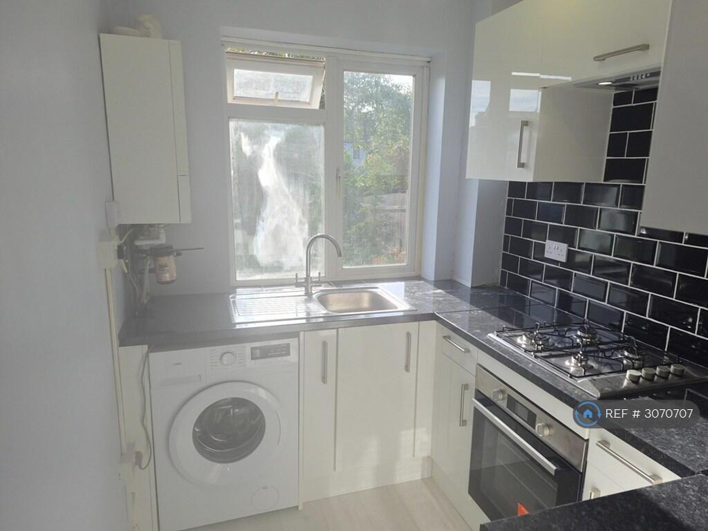 Main image of property: Tomlins Court, London, SE25