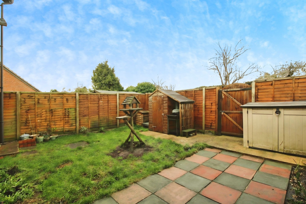Vicarage Gardens, Netheravon, SP4
