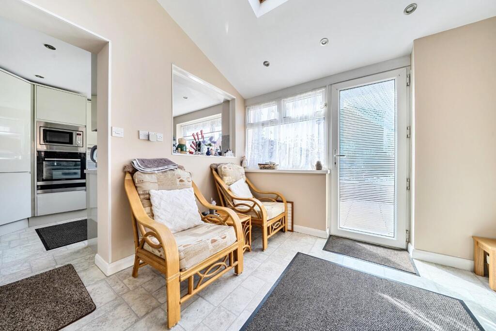 House in Havant, Waterlooville - More