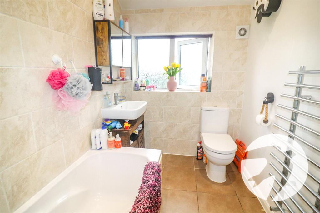 House in Dartford - More