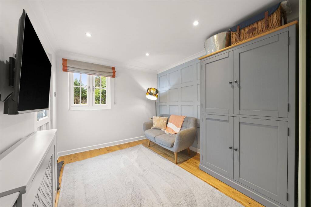 Blundel Lane, Stoke d'Abernon, Cobham, Surrey, KT11 - View 5