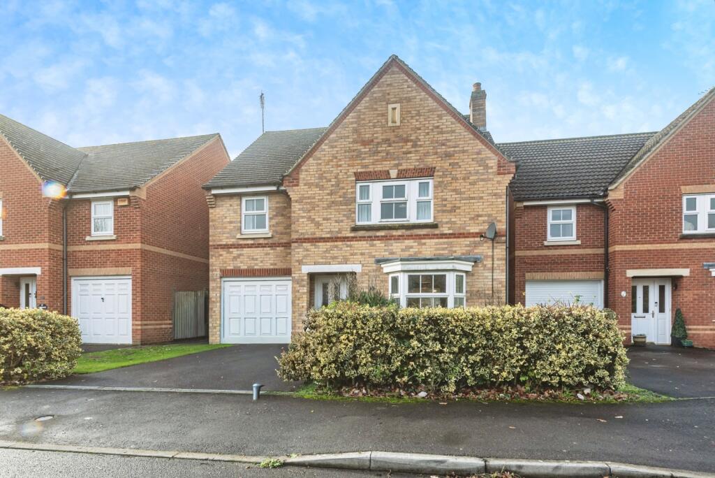 Main image of property: Kestrels Mead, Tadley, Berkshire, RG26