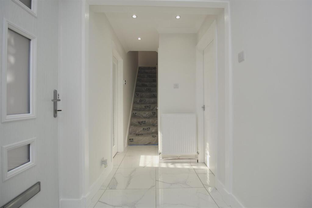House in Kettering, North Northamptonshire - View 3