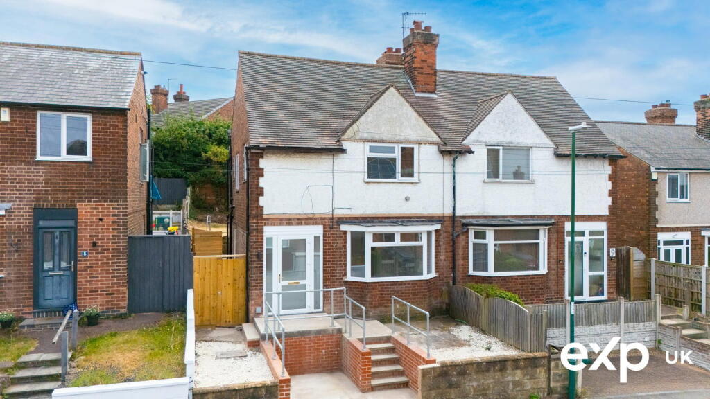 3-bed semi-detached on Edingley Avenue, Nottingham, NG5 3DP, £240,000