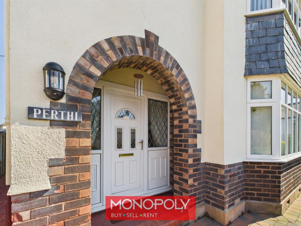 Mount Road, St. Asaph, LL17 photo 3