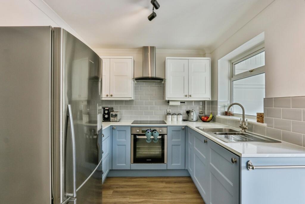 Stockbridge Close, Canford Heath, Poole, Dorset, BH17 photo 3