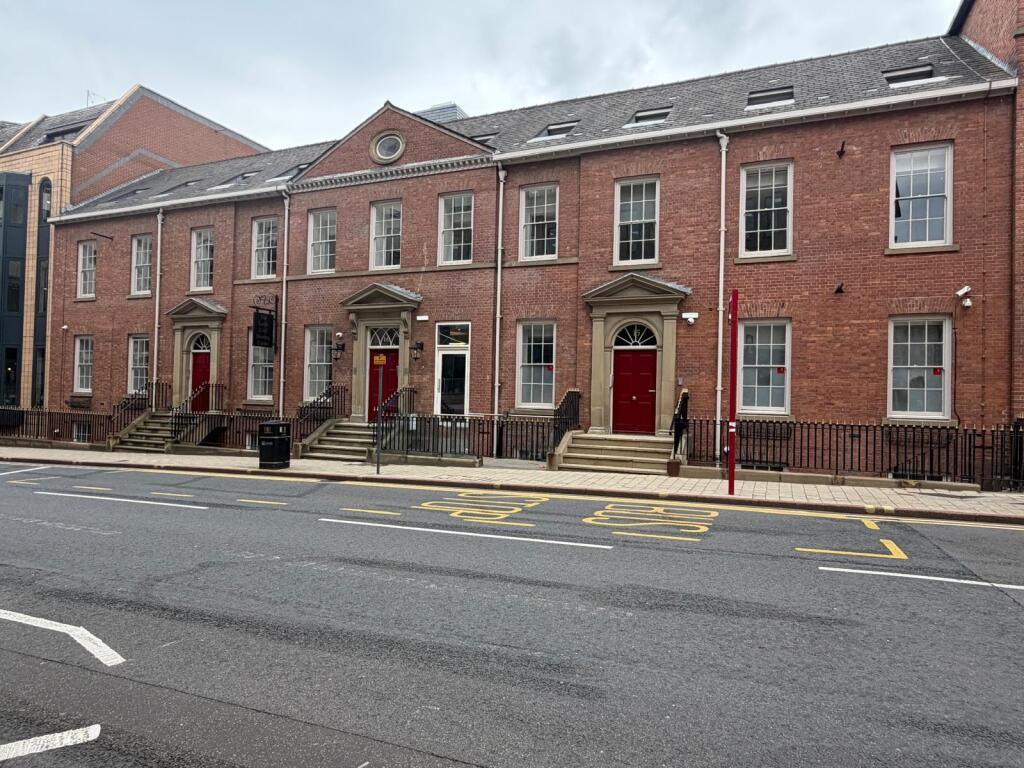Apartment in Leeds, Arena Quarter, Woodhouse - View 2