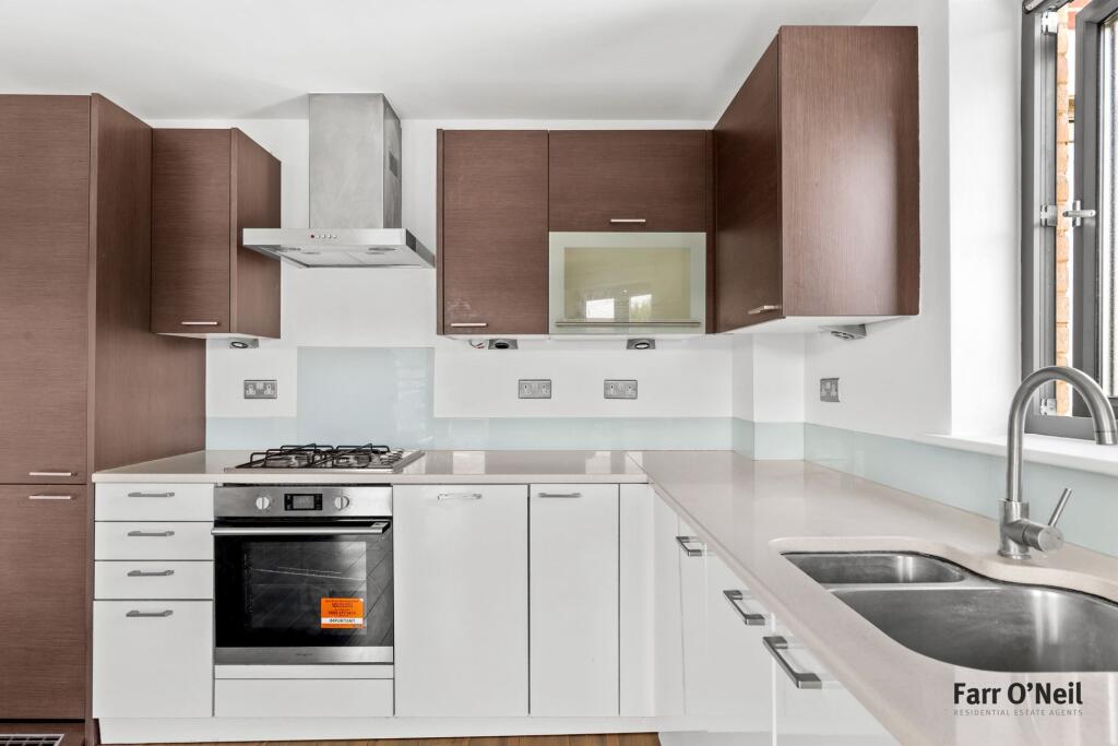 Apartment in Epping Forest, Buckhurst Hill - View 3