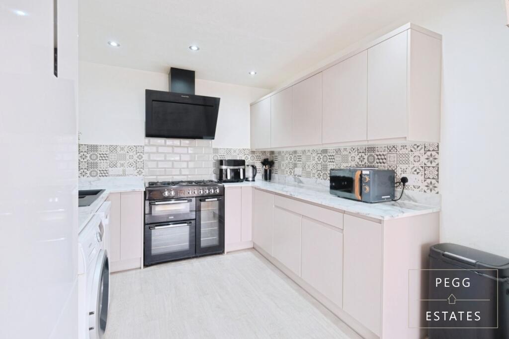 House in Torquay, Torbay - View 3