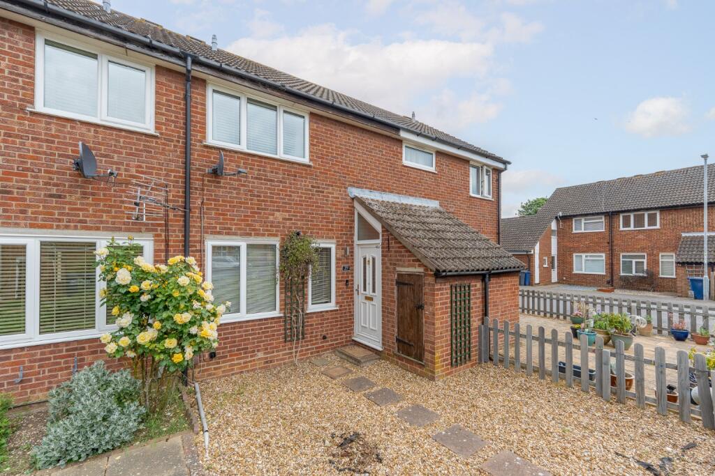 3-bed terraced on Edinburgh Drive, St. Ives, Cambridgeshire, PE27 3DA, £240,000