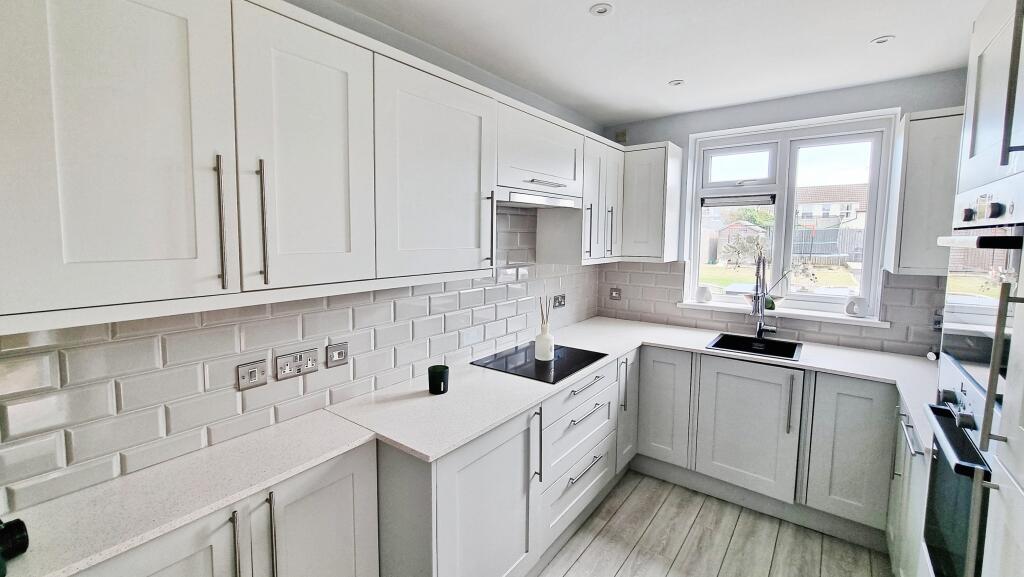 Swanspool Parade, Wellingborough - View 4