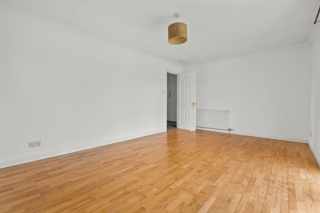 Apartment in Falkirk, Callendar Park, Woodlands - View 3