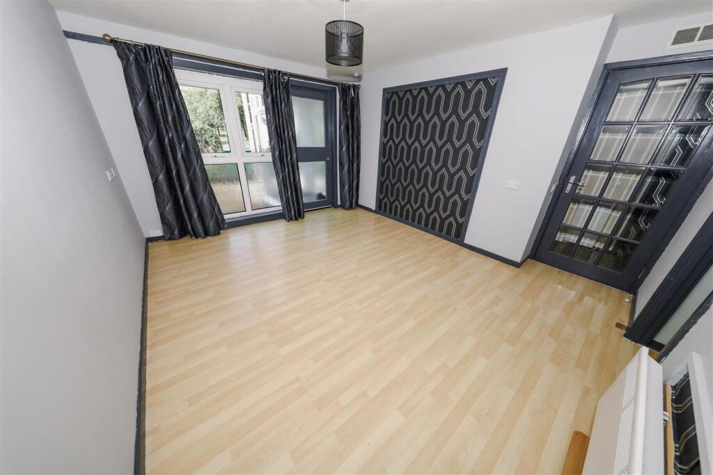 House in Glenrothes, Pitteuchar - View 3