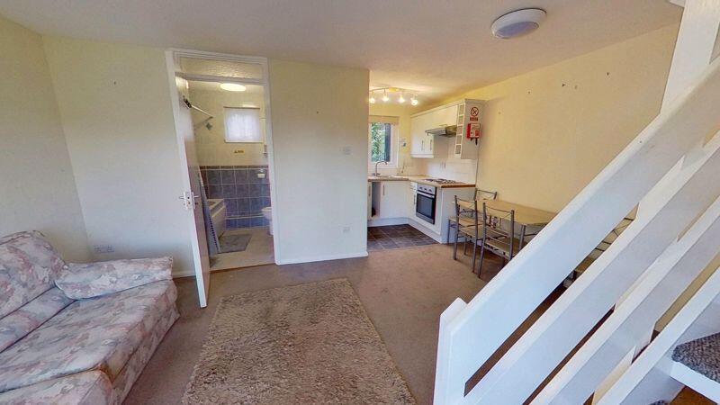 14 Strawberry Hill, Tolroy Manor photo 2