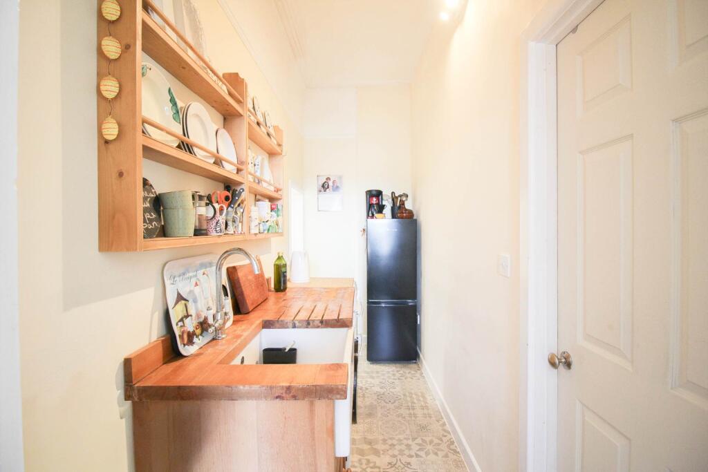 Montpelier**Charming Hall Floor Flat**Share of Freehold**Ideal Buy-to-Let/First time Buy** - More