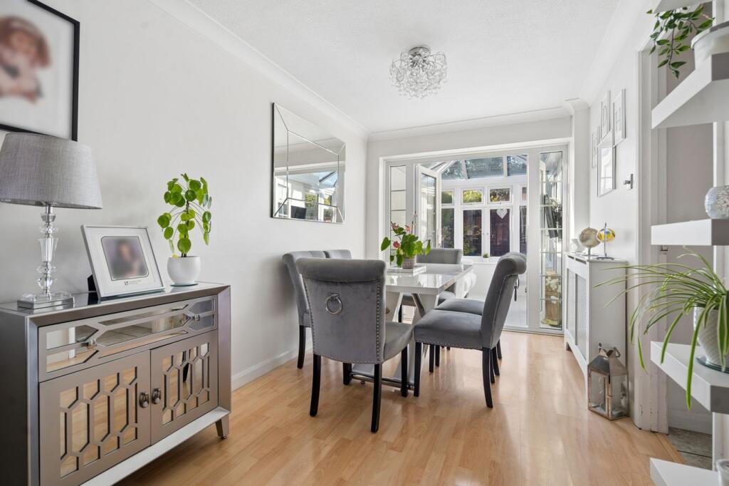 House in Slough, Farnham Royal - View 4