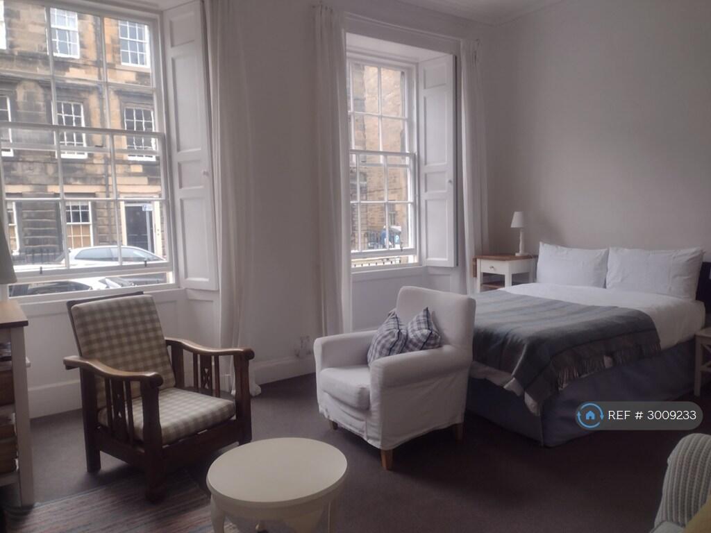 Apartment in Edinburgh - View 4
