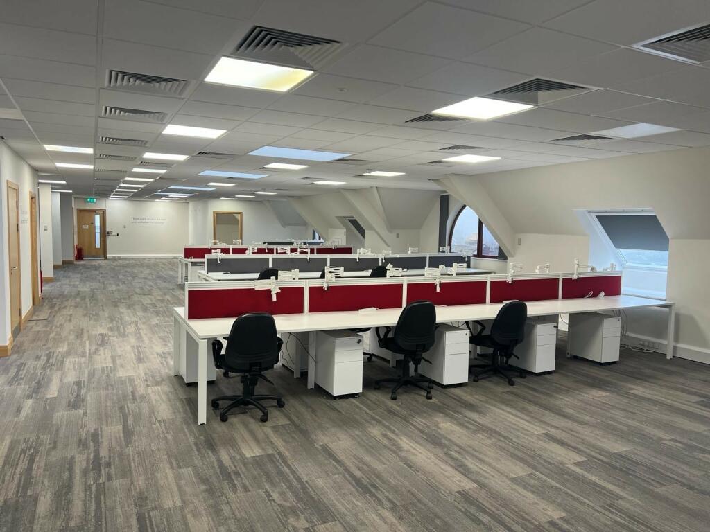 Main image of property: Second Floor, 11 The Avenue, Southampton, Hampshire, SO17 1XF