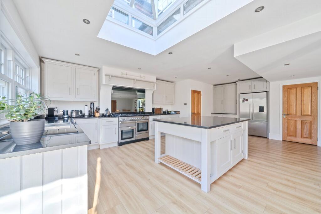Wey Road, Weybridge, KT13 photo 4