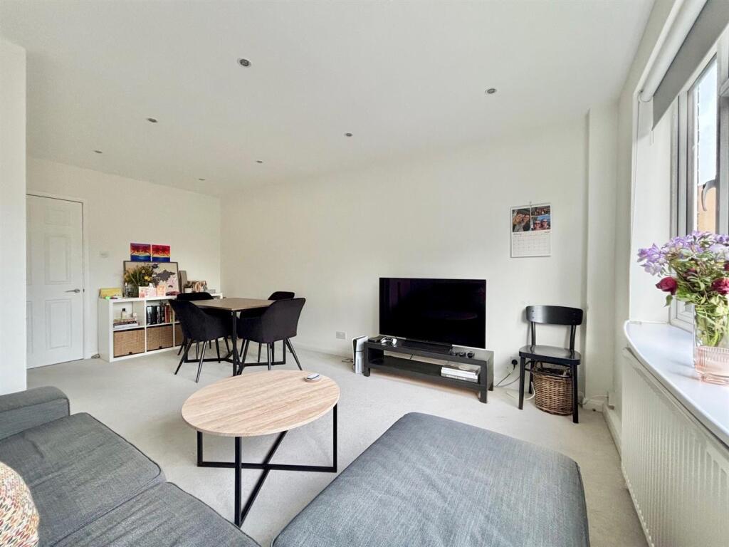 Main image of property: Knotts Place, Sevenoaks