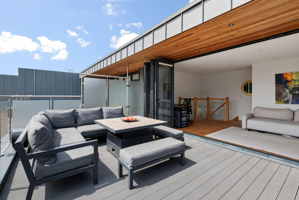 House in London, Islington - View 2