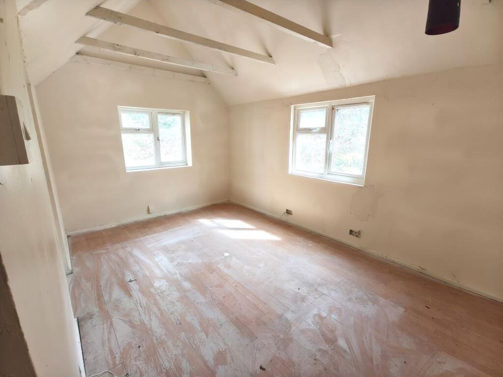 House in Gloucester, Abbotswood, Brockworth - More