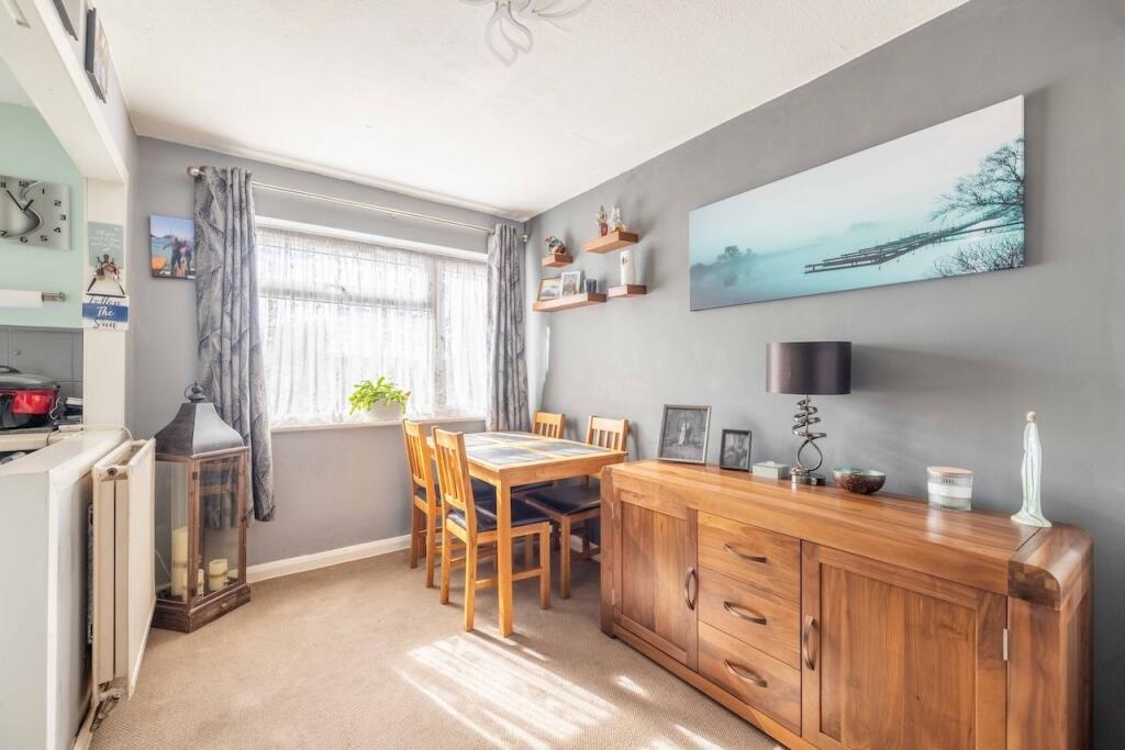 Apartment in Denham Green, Denham - More