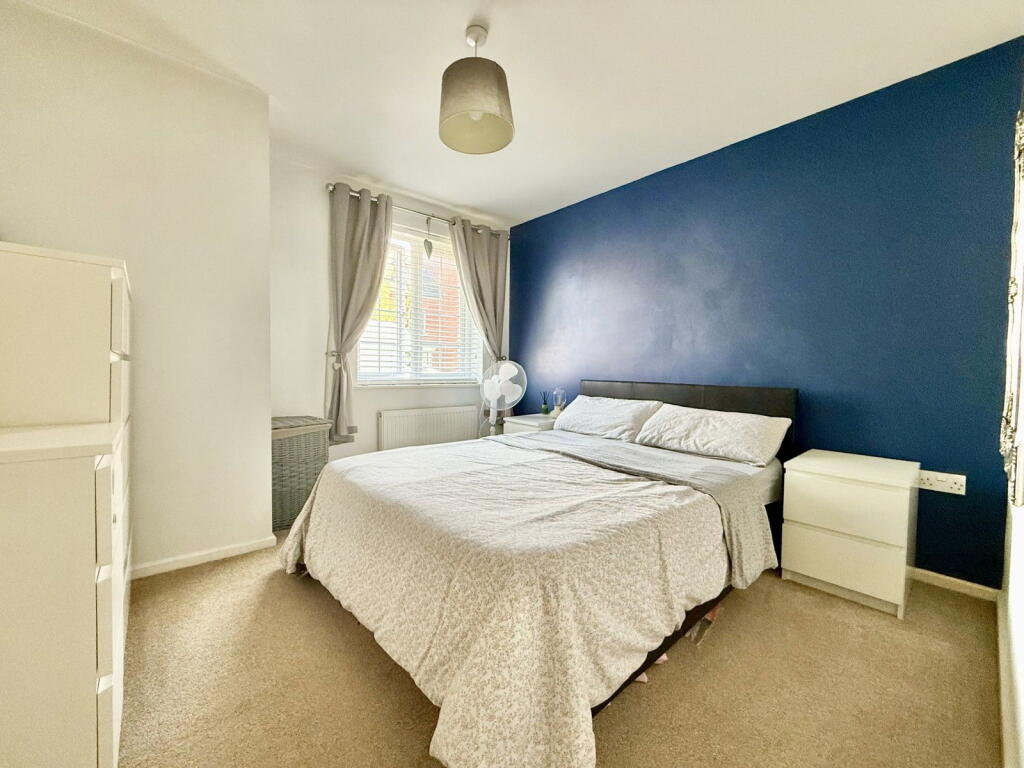 Apartment in Gloucester - View 5