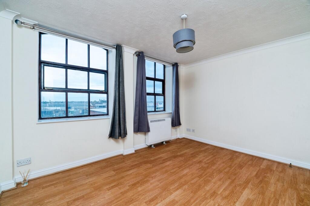 Apartment in Doncaster - View 3