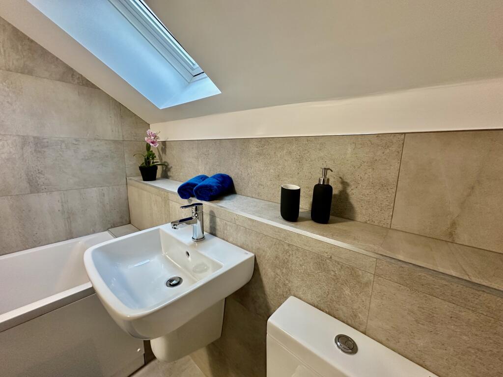 Apartment in Nottingham, Nottinghamshire - View 5