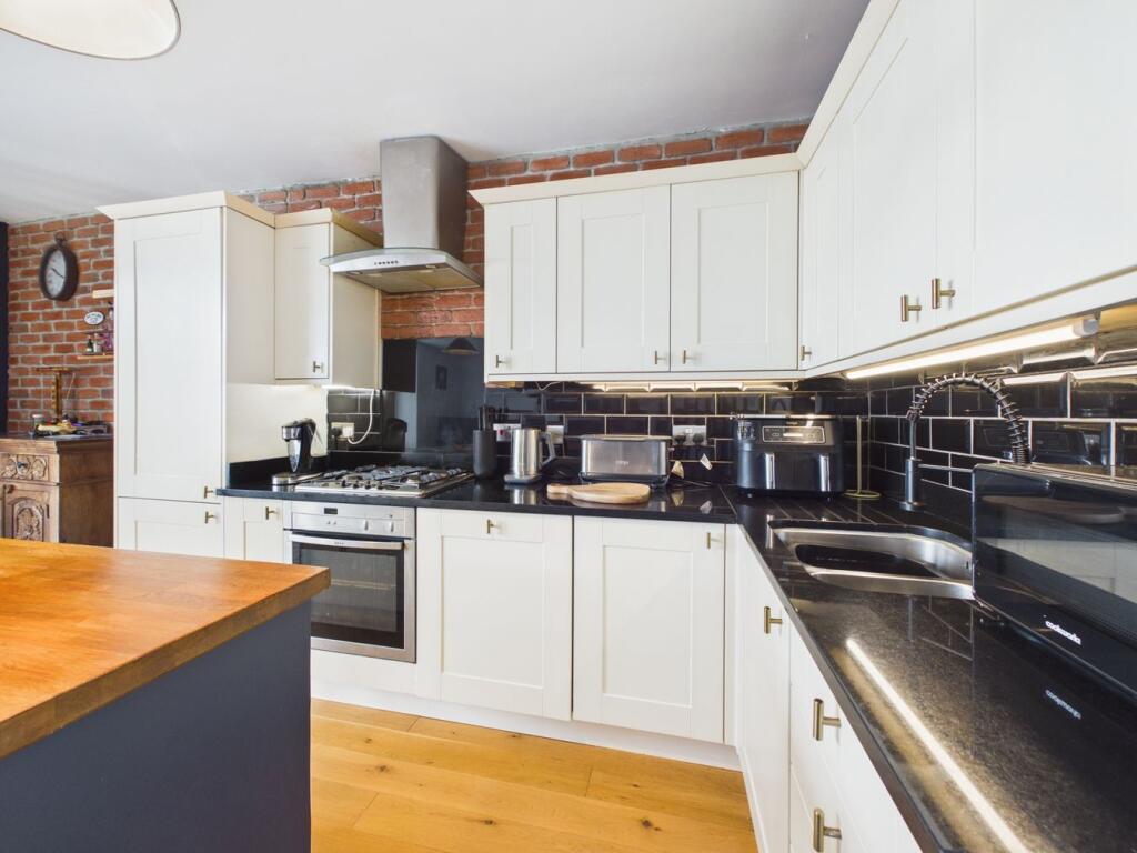 Apartment in Weston-super-Mare, North Somerset - View 4