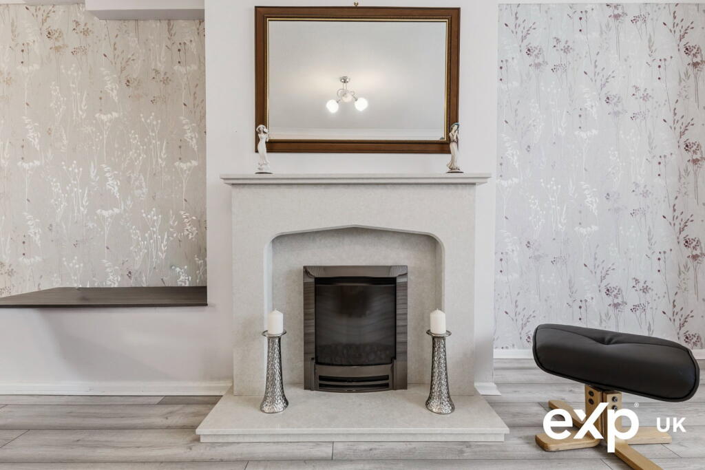 Lansbury Road, Edwinstowe, NG21 9QH photo 4