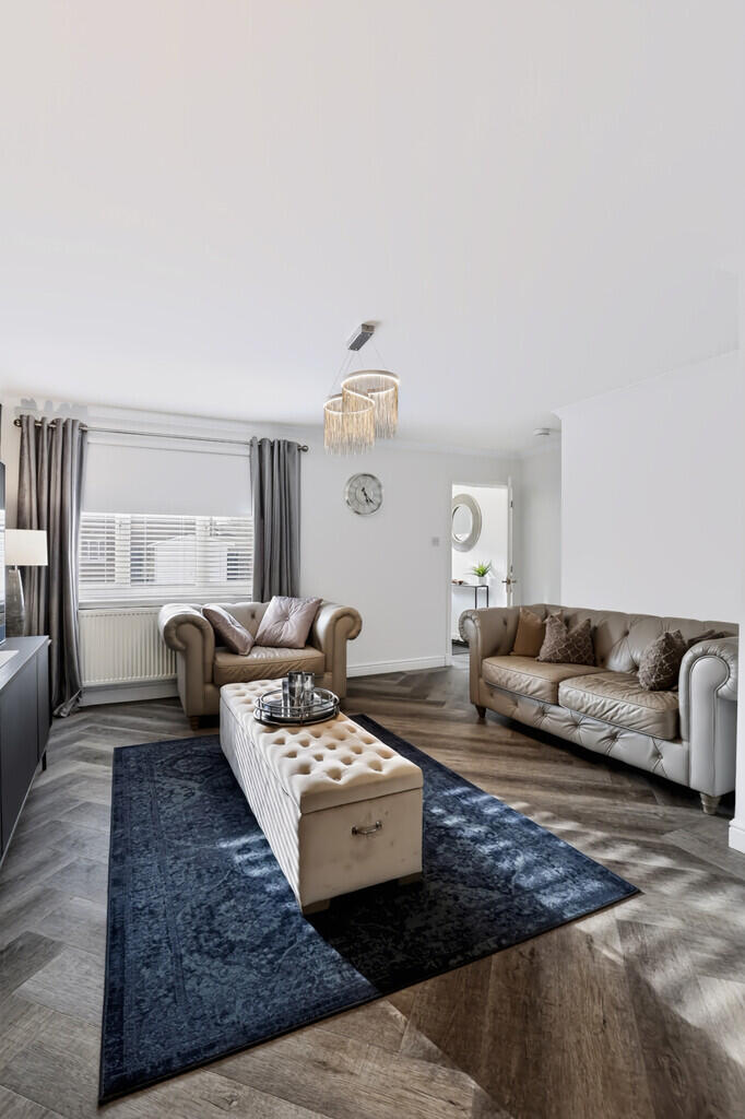 House in Glasgow - More