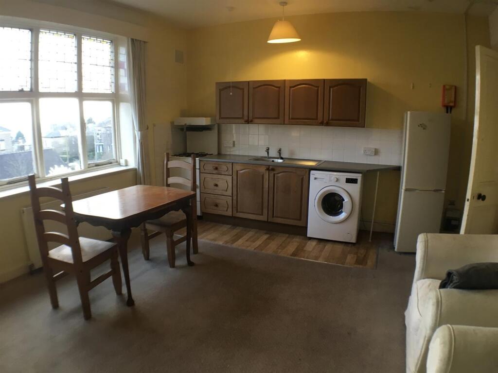 Main image of property: Flat 3, 28 Hallamgate Road, Broomhill
