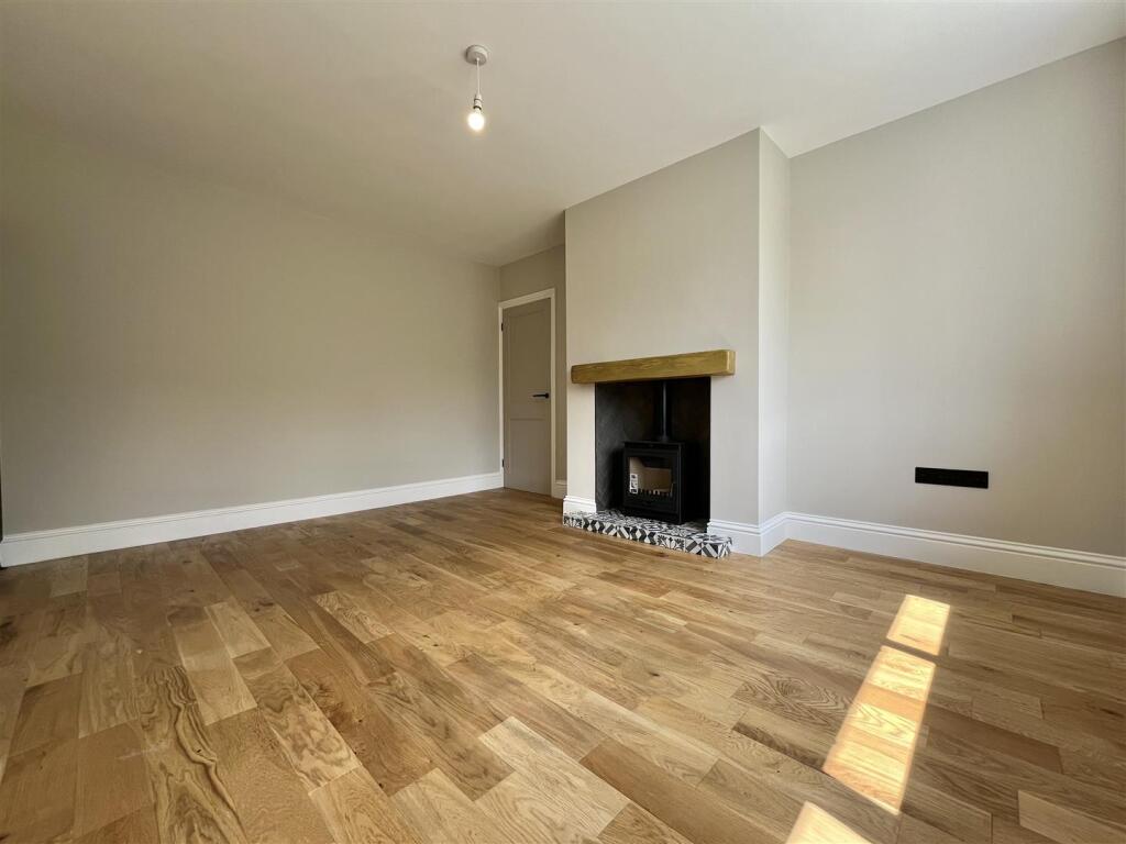 Richmond Close, Mossley, Ashton-Under-Lyne photo 4