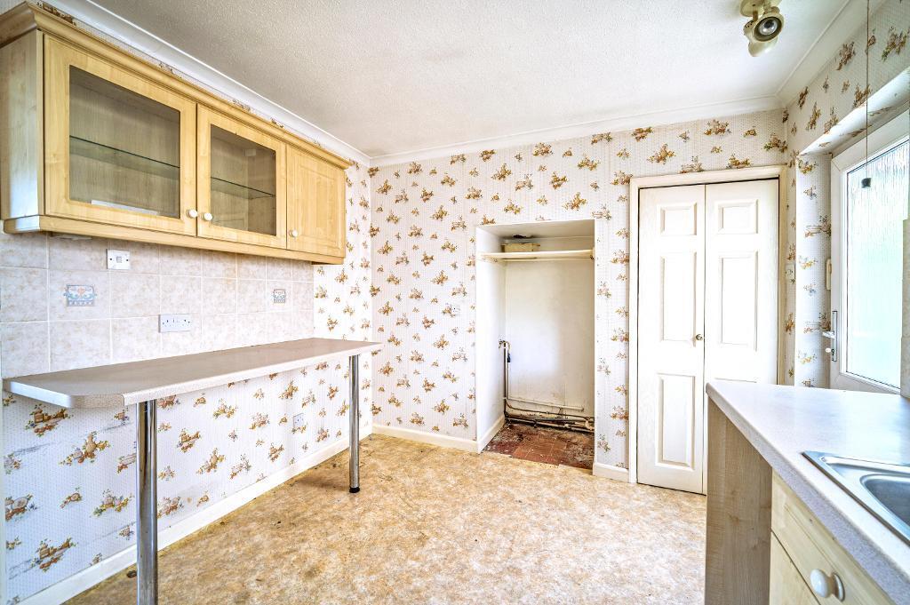 Plover Way, Bedford, MK41 7HT photo 5