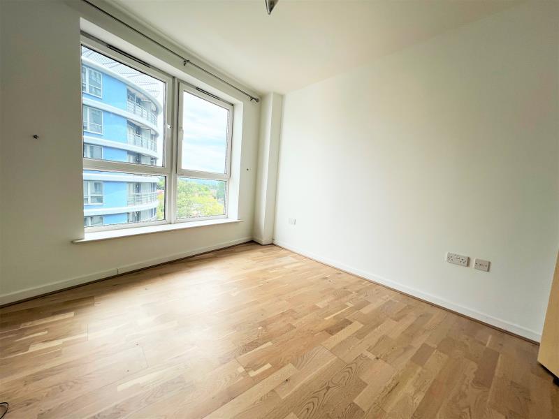 Apartment in Guildford - View 5