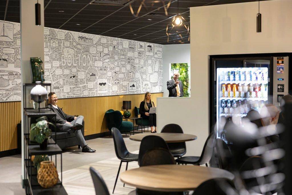 propertyparklands1aCafe1.jpg